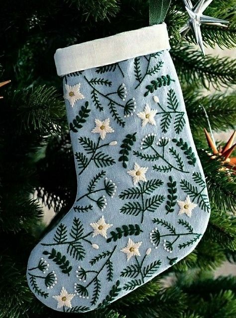 Unconventional Christmas Trees, Embroidered Stockings, Winter Embroidery, Diy Stockings, Old Mirrors, Stocking Designs, Christmas Stockings Diy, Christmas Memes, Christmas Embroidery Patterns