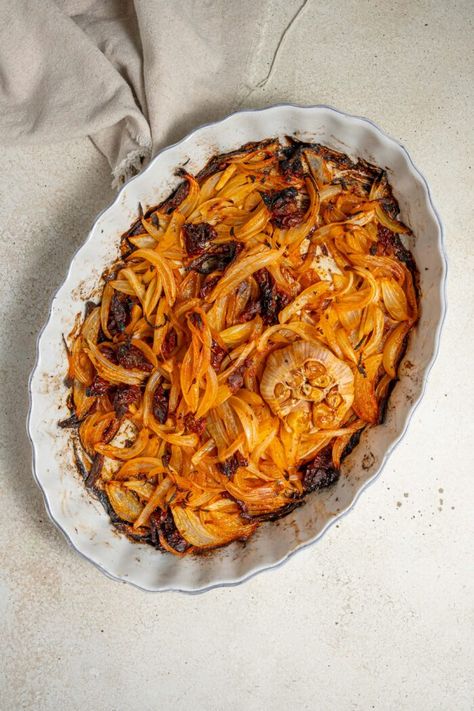 Caramelized Onion Pasta, Onion Pasta, Vegan Pasta Sauce, Roasted Vegetable Pasta, Baked Onions, One Pan Pasta, Carmelized Onions, Main Course Dishes, 2024 Recipes