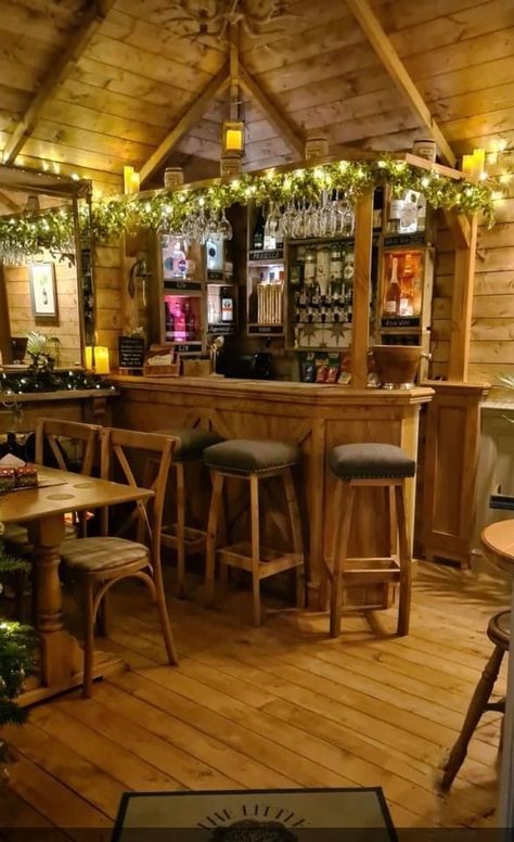 Home Tavern Ideas, Rustic Pub Interior Design, Cabin Bar Ideas, Shed Pub Ideas, Inside Summer House Ideas, Backyard Pub Shed, Tavern Aesthetic, Backyard Shed Bar Ideas, Home Pub Ideas