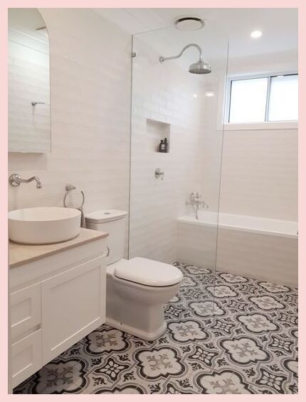 Bathroom With White Wall Tiles, White Bathroom Patterned Floor, Lisbon Tiles Bathroom, Black And White Moroccan Tile Bathroom, Bathroom Floor Tiles Patterns, Bathroom With Patterned Floor Tiles, Bathroom Subway Tiles Design Ideas, Bathroom Spanish Tiles, Country Bathroom Tiles