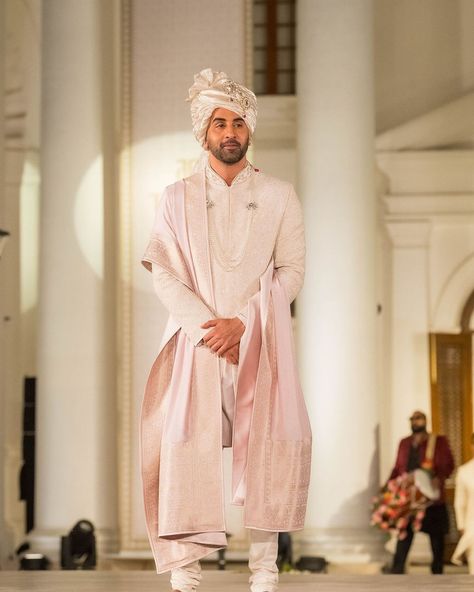 Stylish Sherwani For Men, Ivory Sherwani Grooms, Ivory Sherwani, Couple Wedding Dress, Sherwani For Men, Ranbir Kapoor, Groom Outfit, Stylish Men, Wedding Couples