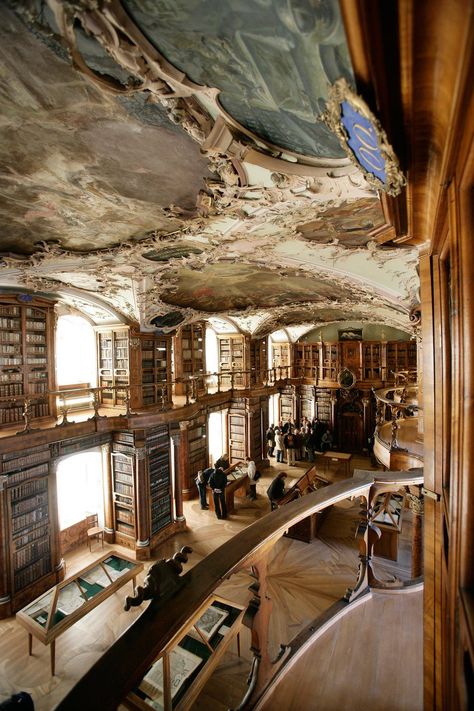 Gothic Library, Unique Library, Ancient Library, St. Gallen, Cozy Library, Old Libraries, Classic Wall, Switzerland Travel, Medieval Art