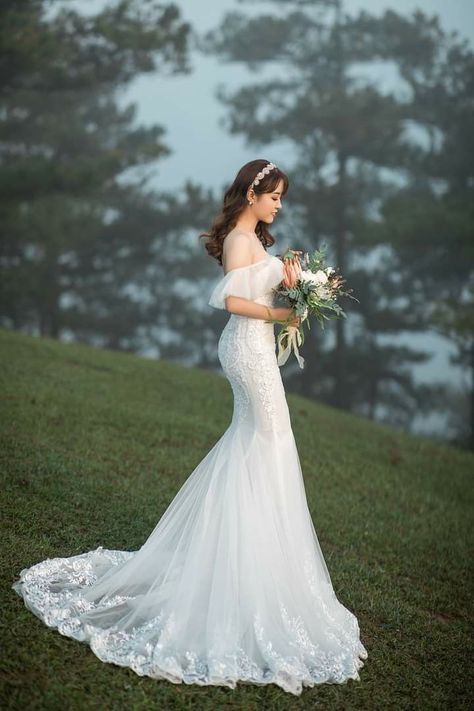 Korean Bride Dress, Wedding Dress Korean Style, Wedding Dress Pretty, Wedding Dresses Korean, Korean Wedding Dress, Royalty Dress, Fancy Short Dresses, Bridal Party Gowns, Unique Wedding Dresses