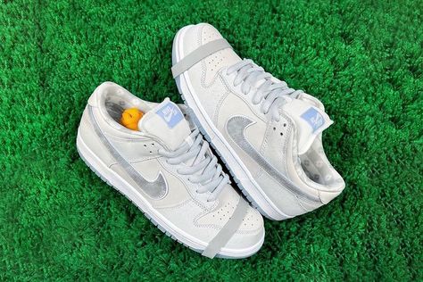 Nike Sb White, Dunk Outfit, Nike Sb Dunk Low, Sb Dunk Low, Nike Sb Dunks Low, Nike Sb Dunk, Sb Dunk, Swag Shoes, Mens Fashion Trends