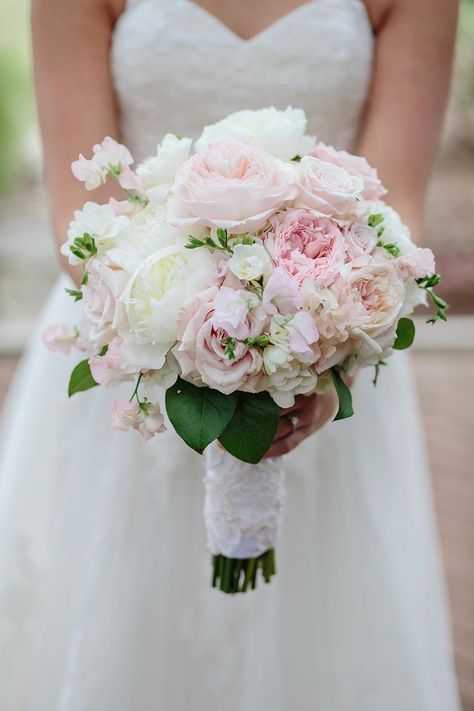 Blush Peony Bouquet, Jellyfish Wedding, Dark Greenery, Nails Minimal, White Rose Bridal Bouquet, Bridal Lounge, Classic Bouquet, Wedding Flowers Peonies, Peony Bouquet Wedding