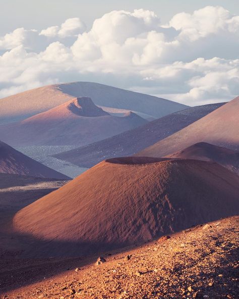 Awesome Surreal Landscapes by Benjamin Everett – Fubiz Media Color Palets, Lopez Island, Beautiful Travel Destinations, Hawaii Travel, Beautiful Architecture, Big Island, Beautiful Islands, Amazing Destinations, Places Around The World