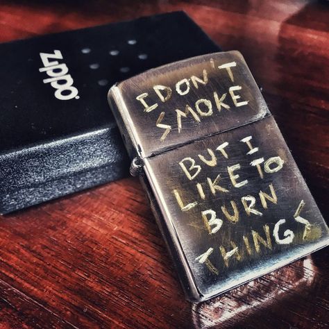 Zippo Lighter Case, Cool Sketch Ideas, Custom Zippo, Lighter Art, Custom Lighters, Engraving Ideas, Cool Lighters, Lighter Case, Case Ideas