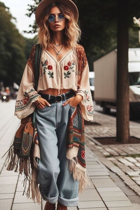 Boho Hipster Outfits, Classy Hippie Style, Boho Summer Outfits Bohemian, Advanced Style Boho, Mode Country, Street Style Clothing, Looks Hippie, Boho Street Style, Hippie Mode