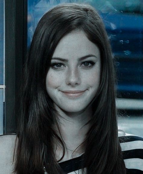 Kaya Scodelario Skins, Effy Stonem Style, Brown Eyes Black Hair, Effy Stonem, Dark Princess, Skins Uk, Kaya Scodelario, Alt Girls, Celebrity Look Alike