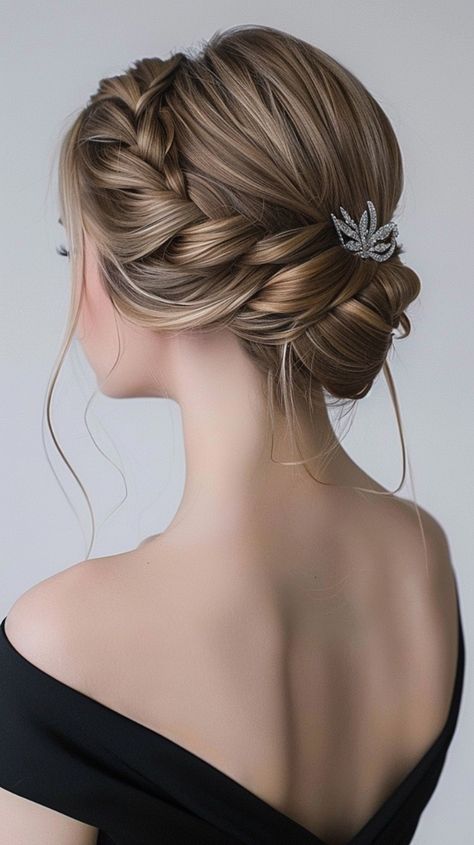 Wedding Hairstyles For Bride Short Hair, Braid Hairstyles For Wedding Bridesmaid, Vegas Bridesmaid, Braided Updo Hairstyles, Beauty Poses, Updo Ideas, Braided Hairdo, Sleek Updo, Braided Bun Hairstyles