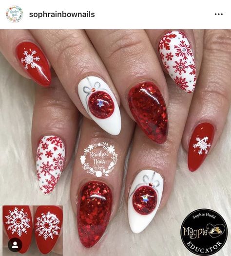 Christmas Ball Nail Art, Christmas Ball Nails, Christmas Bulb Nails, Christmas Bauble Nails, Bauble Nails, Christmas Ornament Nails, Ornament Nail Art, Ornament Nails, Snowflakes Embroidery