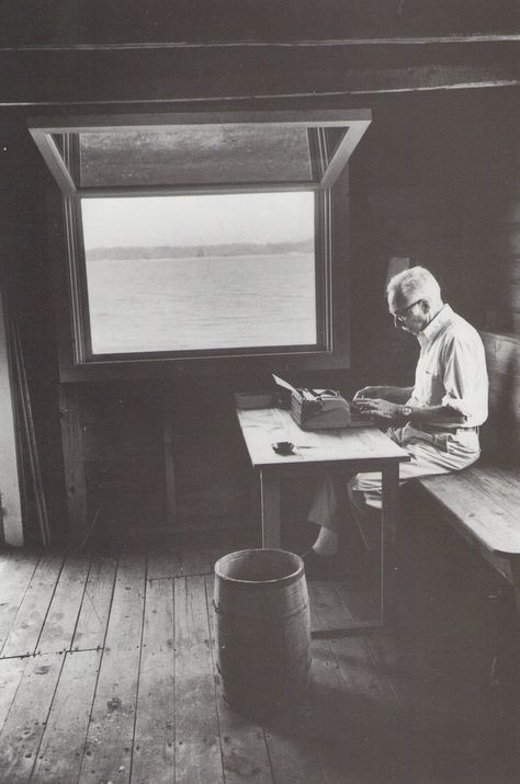 I really love the picture, and the ambiance..E.B. White, writer. | 40 Inspiring Workspaces Of The Famously Creative Marc Johns, E B White, Writing Studio, Writers Desk, Room Of One's Own, Black Snow, Willem De Kooning, Alexander Calder, Creative Workspace