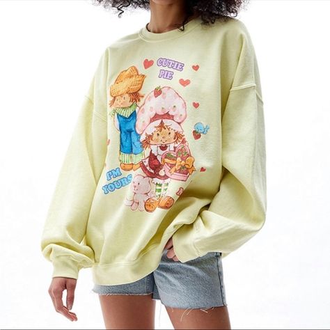 Price Firm New With Tags Women’s Strawberry Shortcake Cutie Oversized Sweatshirt Pullover Wwe T Shirts, Flannel Sweatshirt, Yellow Sweatshirt, Girls Graphic Tee, Girls Blouse, Womens Crewneck, Sweaters And Jeans, Oversized Sweatshirt, Strawberry Shortcake