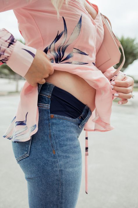 Madewell Maternity, Clothes For Pregnant Women, Houston Fashion, Stylish Maternity Outfits, Outfit Ideas For Women, Pregnancy Announcement Shirt, Fashion And Beauty Tips, Stylish Maternity, Pregnancy Outfits