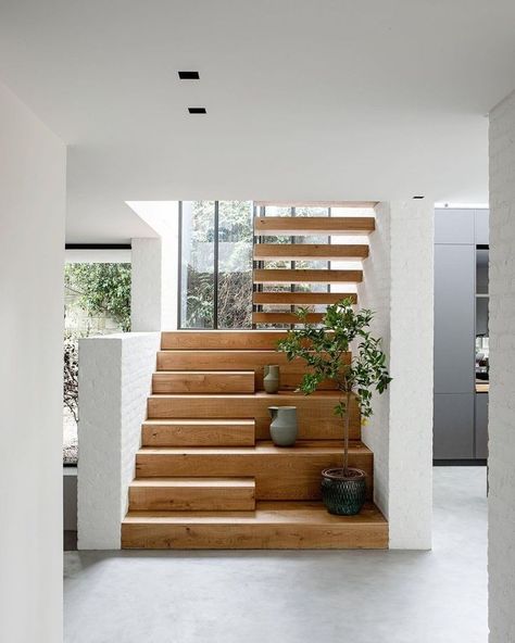 Interior Design Per La Casa, Home Stairs Design, Home Inspo, House Stairs, Design Del Prodotto, Dream House Interior, Staircase Design, Home Design Decor, Stairs Design