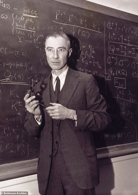 Edward Teller, Enrico Fermi, J Robert Oppenheimer, Robert Oppenheimer, Manhattan Project, Arms Race, Destroyer Of Worlds, Physicists, Historical Facts