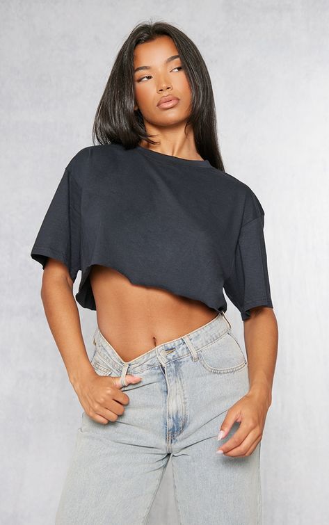 Oversized Crop Top Outfit, Baggy Crop Top, Comfy Airport Outfit, 2024 Clothes, Comfy Bottoms, Oversized Crop Top, Airport Outfits, Crop T Shirt, Crop Top Outfits