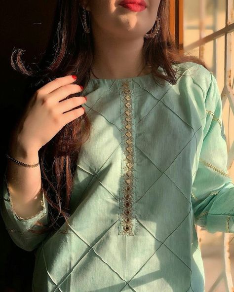 Lrkeo ky pintex valy plain dress. Girls plain dress . Girls pintex plain dress Lace Dress Design, Simple Kurta Designs, Neck Designs For Suits, Pakistani Fashion Casual, Trendy Shirt Designs, Stylish Short Dresses, Salwar Kamiz, Dress Design Patterns, Sleeves Designs For Dresses