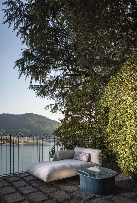 Keramikè Outdoor | Baxter Baxter Design, Daybed Design, Outdoor Coffee Table, Outdoor Furniture Sofa, Coffee Tables For Sale, Furniture Sofa, Design Del Prodotto, Outdoor Coffee Tables, Milan Design Week