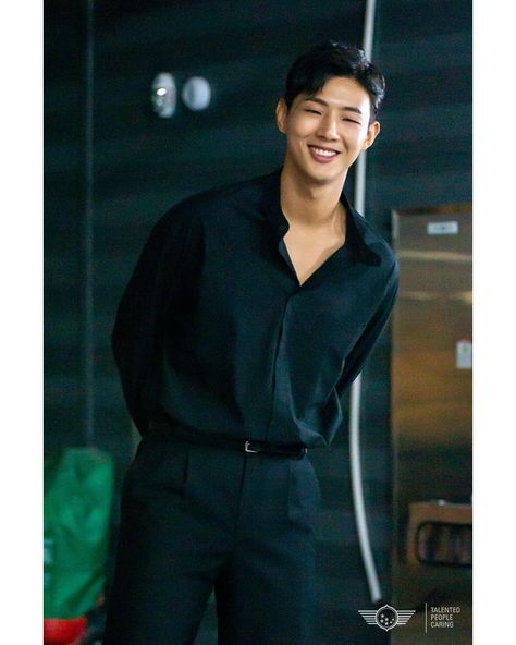 Ji Soo Actor, Kdrama Boys, Ji Soo, Kim Jisoo, Dark Aesthetic, Korean Actors, Kdrama, Drama, Actors