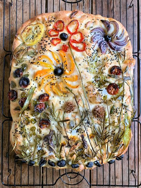 Decorated Foccacia, Fancy Foccacia, Decorative Bread, Focaccia Art, Pasta Shop, Foccacia Bread, Red Onion Relish, Bread Art, Nigella Seeds