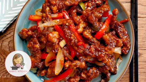 Crispy Chilli Beef with Sweet Chilli Sauce Chili Beef Recipe, Chilli Beef Recipe, Chinese Beef Recipes, Crispy Chilli Beef, Beef Chilli, Chili Beef, Braised Chicken Breast, Beef Sauce, Crispy Beef