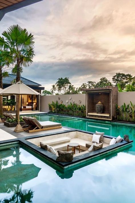 Expensive Backyards, Unique Houses Exterior, Patio Outdoor Ideas, Outdoor Ideas Backyard, Diy Fire Pits, Indoor Pool Design, Dream Backyard Pool, Expensive Homes, Bali House