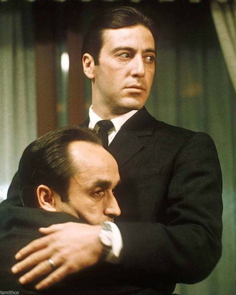 John Cazale and Al Pacino in ‘The Godfather Part II’ Fredo Corleone, Al Pacino Scarface, Michael Corleone Godfather 2, John Cazale, Godfather Movie Scene, Al Pacino Listening To Music, Mafia Movies, Al Pacino Godfather Part 2, Cruising Movie Al Pacino