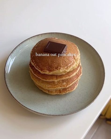 pancakes a December 21, 2023: "Follow @pancakes  banana oat pancakes 🍌🥞  🎥 by @kyliesbakes   50g oat flour  20g plain f..." Oatmeal Pancakes Aesthetic, Pancakes Banana, Banana Oat Pancakes, Banana Oat, Oat Pancakes, Oatmeal Pancakes, Banana Oats, Banana Pancakes, December 21