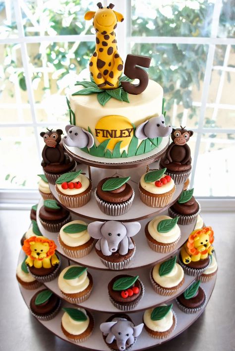 JUNGLE CAKE & CUPCAKE TOWER by Half Baked Co. #jungle #safari #cake #cupcakes Safari Birthday Cupcakes, Pastel Safari, Jungle Theme Birthday Party, Jungle Thema, 2nd Birthday Party For Girl, Animal Birthday Cakes, Wild Birthday Party, Cupcakes For Boys, Jungle Theme Birthday