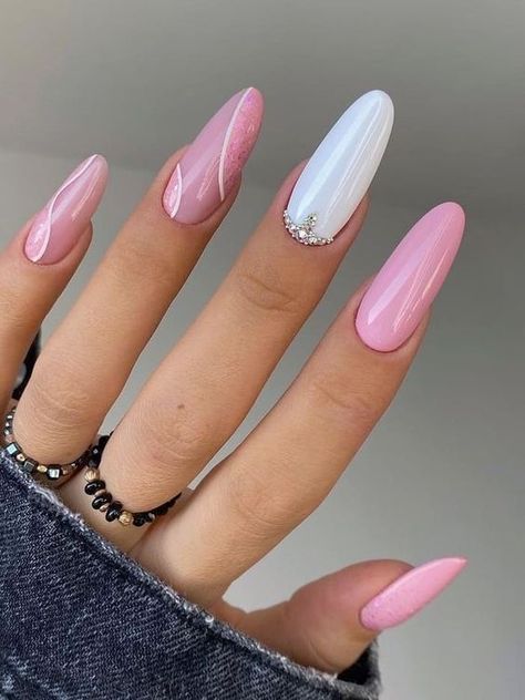 Pink And White Nail Designs, Pink And White Nails, Pink White Nails, Think Different, Pink Manicure, Hot Pink Nails, Gel Nails Diy, White Acrylic Nails, Pink Nail Art