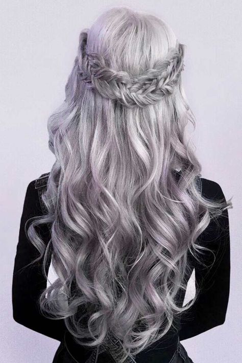 Insanely Hot Silver Hair Looks Picture 2 Dye Hairstyles, Goth Hairstyles, Colored Hairstyles, Yennefer Of Vengerberg, Silver Hair Color, Silver Grey Hair, Makati, Grey Hair, Hair Dye