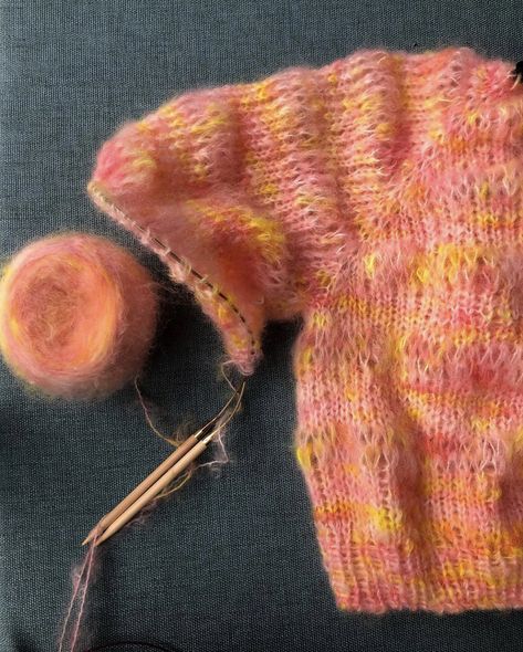 Killing Me Softly, Magic Loop, Crochet Business, Knitting Gauge, Killing Me, Double Pointed Needles, Sweater Knitting Patterns, Knit Stitch, Clothes Ideas