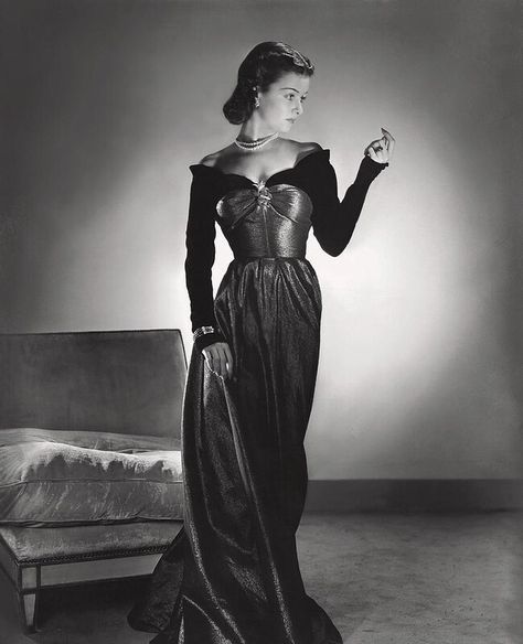 Horst P Horst, Joan Bennett, 50s Women, Vintage Hollywood Glamour, Old Hollywood Style, Dress Art, Actrices Hollywood, Photo Vintage, Hollywood Fashion