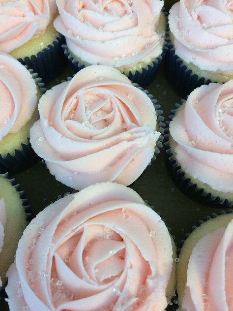 Blush Cupcakes Wedding, Blush Pink Cupcakes, Light Pink Cupcakes, Blush Cupcakes, Pink And Blue Cupcakes Birthday, Light Pink And White Cupcakes, Pink Wedding Cupcakes, Pale Pink Cupcakes, Wedding Backyard