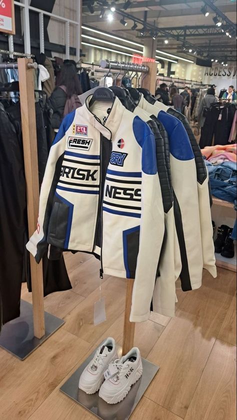 Bershka Racer Jacket, Mens Racer Jacket Outfit, Racer Style Outfit, Racer Jacket Aesthetic, Racer Jacket Outfit Women, Racer Aesthetic, Racer Jacket Outfit, Racer Outfit, Racing Jacket Outfit