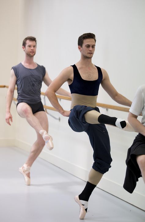 Men, This Is Why You Should Train on Pointe Male Dancers, Male Ballet, Flexibility Dance, Margot Fonteyn, Australian Ballet, Mikhail Baryshnikov, Ballet Boys, Dancer Wear, Male Ballet Dancers