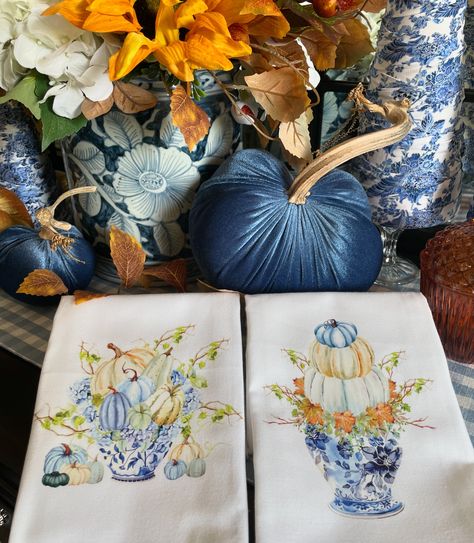 🍁💙🍁What’s better than Chinoiserie and Pumpkins!! Sharing some of our new fall towel designs again. You guys have been loving these so much and that makes me so happy! We have a jar overflowing with pumpkins and flowers and a neatly stacked fall pumpkin topiary. Shop these and other new designs online!! 🍁💙🍁 Tap the photo to shop 🛍 and FREE 📦shipping on all orders over $35. If you need a link I’m happy to send one, please message me. You can also tap the link in my bio and go right to my websi... Stacked Pumpkin Topiary, Chinoiserie Kitchen, Chinoiserie Pumpkins, Pumpkin Topiary, Jar Kitchen, Fabric Tree, Stacked Pumpkins, Velvet Pumpkins, Fabric Pumpkins