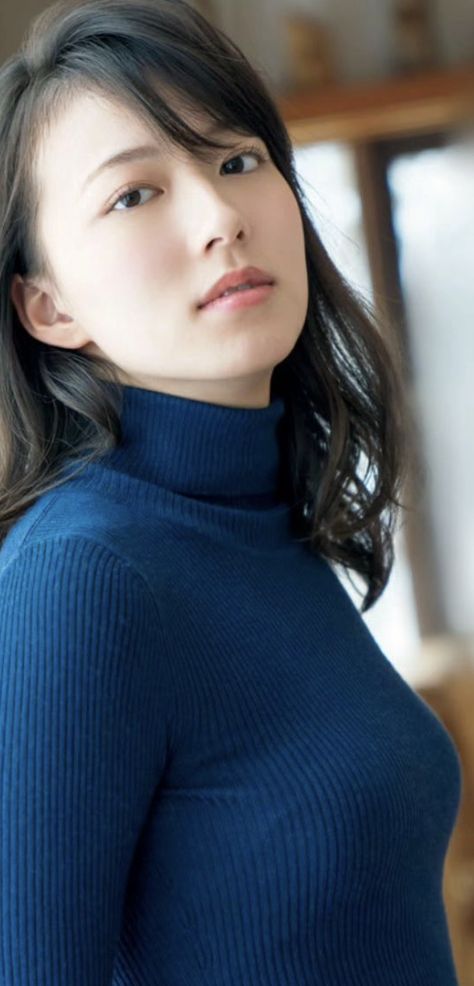 Woman Sweater, Roll Neck Top, Womens Turtleneck, Roll Neck, Girl Costumes, Beautiful Woman, Women's Fashion, Turtle Neck, Mini Skirts