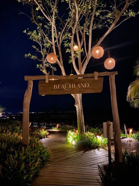 Bali Restaurant Design Outdoor, Entrance Signage, Outdoor Restaurant Design, Events Place, Cafe Concept, Resort Architecture, Entrance Gates Design, Rest House, Cafe Shop Design