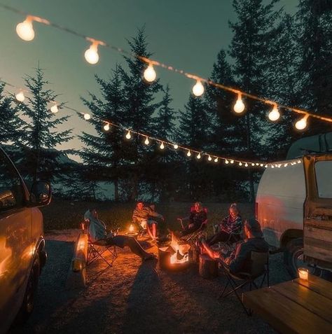 308 Pics From 'Project Van Life' Instagram That Will Make You Wanna Quit Your Job And Travel The World Rv Aesthetic, Camping Checklist Family, Quitting Job, Outdoors Birthday Party, Family Tent Camping, Camping Photography, Camping Aesthetic, Camping Rv, Birthday Inspo