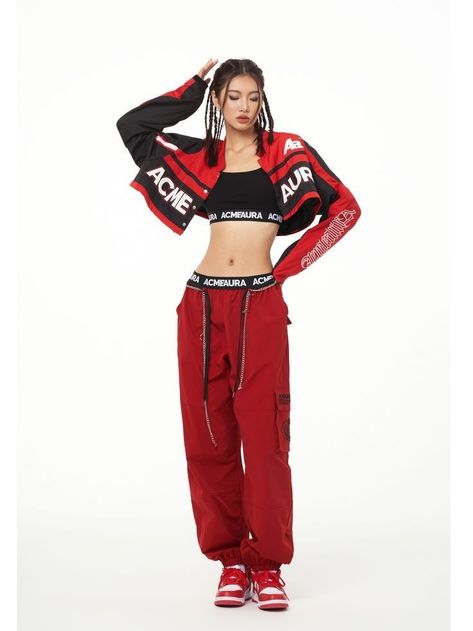 Look 80s, Streetwear Sweatpants, Red And Black Outfits, Sports Wear Fashion, Fashion Top Outfits, Hip Hop Outfits, Online Gambling, Break Dance, Waist Chain