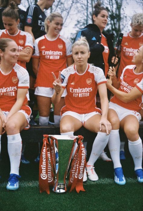 Alaina Core, Arsenal Football Team, Arsenal Wfc, England Ladies Football, Arsenal Jersey, Arsenal Women, Leah Williamson, Arsenal Ladies, Arsenal Players