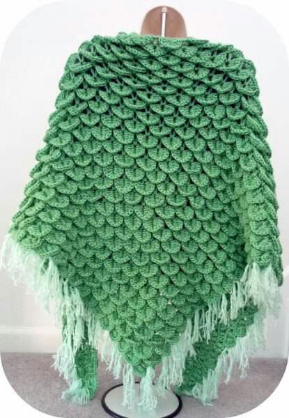 Crochet Crochet Shawl Free, Crocheted Shawl, Poncho Crochet, Crocodile Stitch, Crochet Shawl Pattern Free, Crochet Dragon, Crochet Shawls And Wraps, Kawaii Crochet, Stitch Crochet