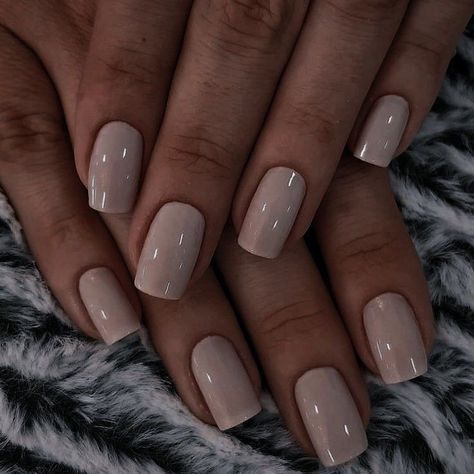 Nail Polish Ideas Classy, Dark Skin Nail Polish, Ongles Beiges, Em Nails, Nail Polish Ideas, Taupe Nails, Tan Nails, Natural Nails Manicure, Milky Nails