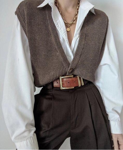 Vest And Trousers, Button Up Sweater Vest, Academia Outfits, Small Frame, Look Vintage, Looks Vintage, Ribbed Sweater, Retro Outfits, Minimalist Outfit