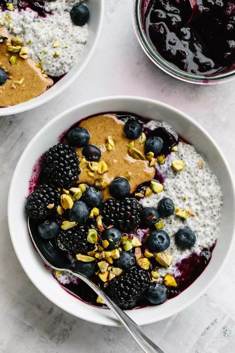 Chia Bowl, Homemade Almond Butter, Almond Butter Recipes, Chia Seed Recipes Pudding, Chia Recipe, Chocolate Chia Pudding, Yummy Healthy Breakfast, Chia Seed Recipes, Chia Pudding Recipes