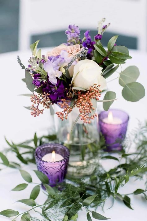 Wedding Centerpieces Lavender Color, Purple And Gray Wedding Centerpieces, Lilac Flower Centerpieces Wedding, Purple And Sage Wedding Centerpieces, Simple Purple Wedding Decor, Lilac And Sage Table Setting, Gold And Purple Centerpieces, Purple And Green Wedding Theme Ideas, Lilac Green Wedding