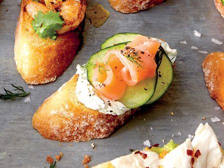 Portable Appetizers, Brushetta Recipes, Appy Recipes, Snack Center, Catering Inspiration, Shrimp And Pineapple, Pineapple Chutney, Summer Charcuterie, Salmon Dill