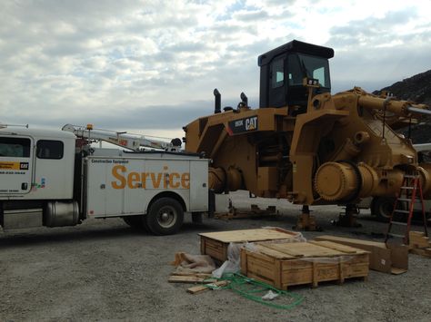 Heavy Equipment Mechanic, Mechanics Service Truck, Truck Mechanic, Cat Machines, Tonka Toys, Tonka Truck, Sand And Gravel, Truck Cranes, Heavy Machinery